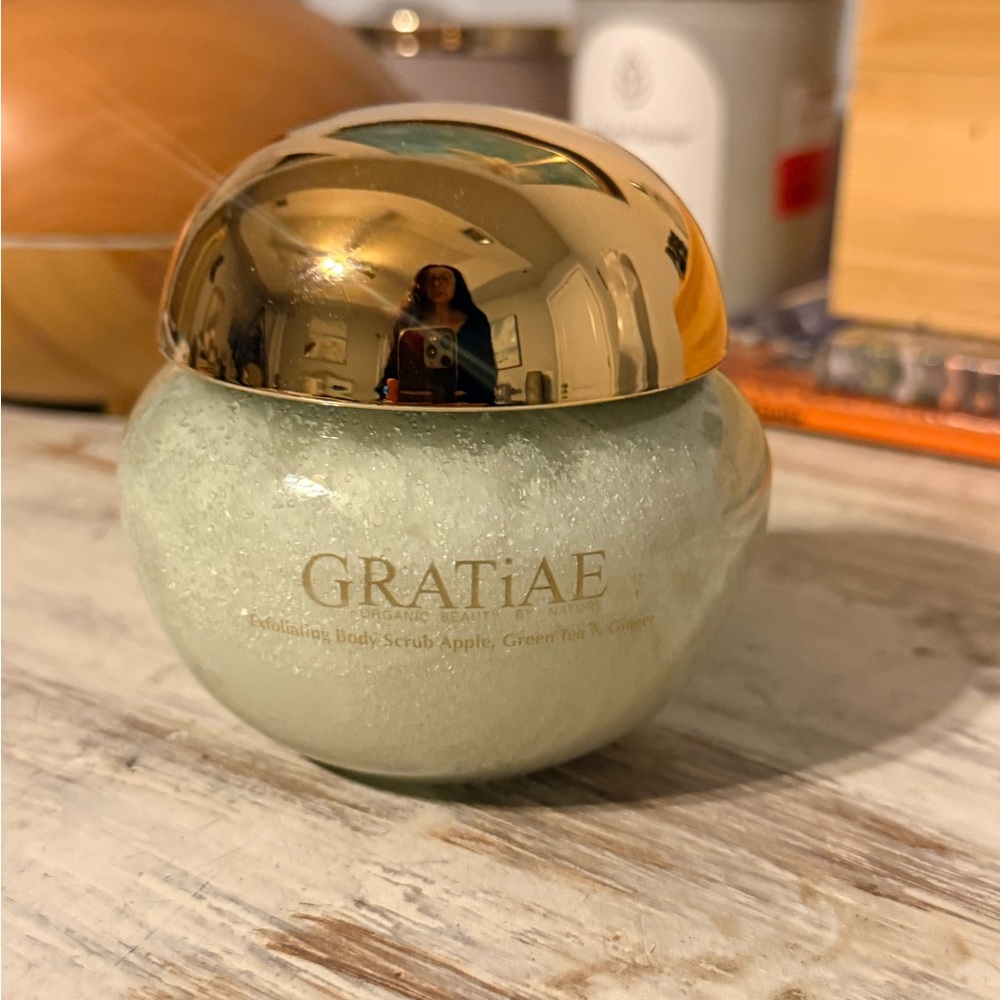 GRATiAE Exfoliating Body Scrub NEW